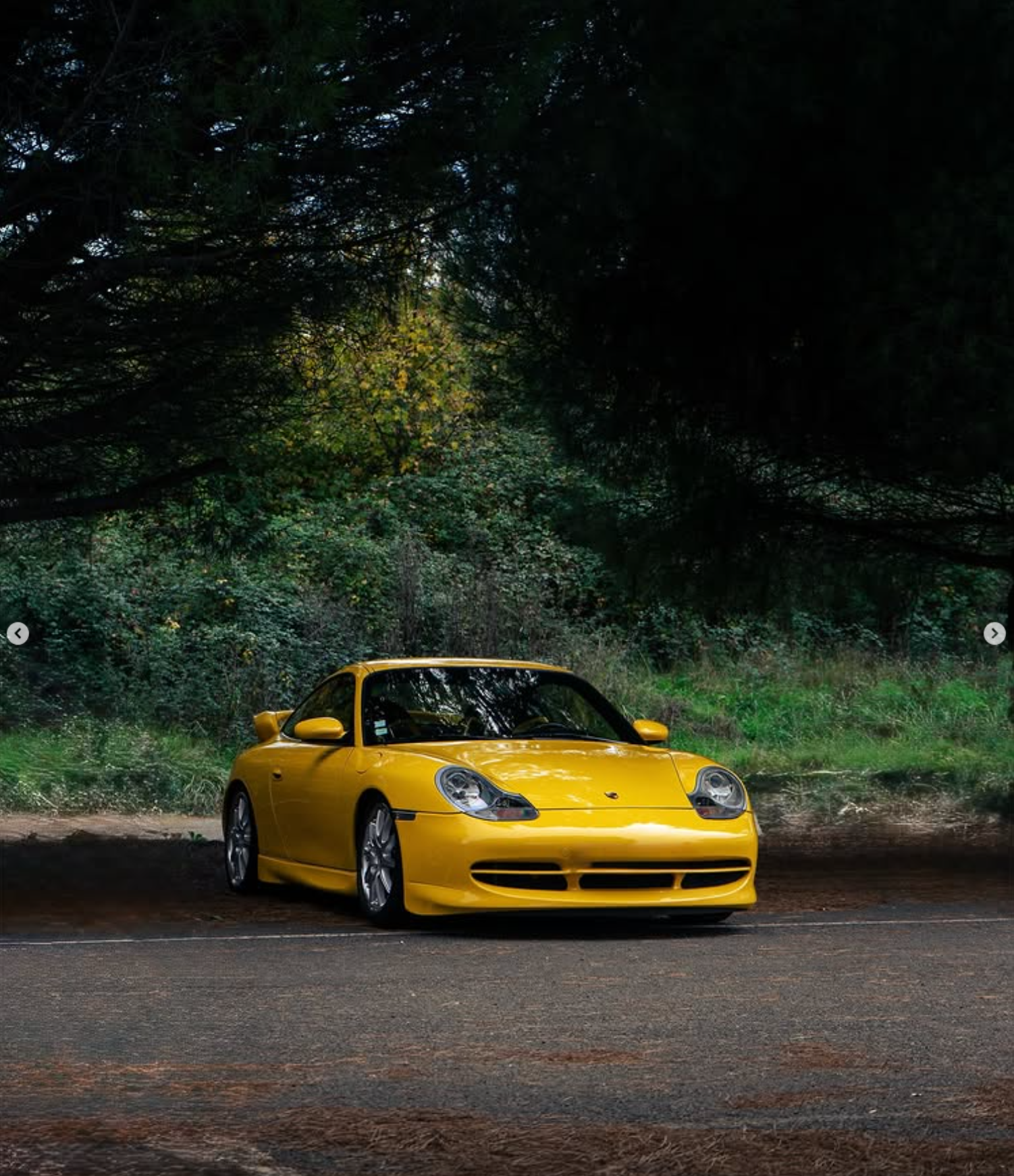 Porsche 996 GT3 jaune en foret — Les Vieilles Soupapes 77